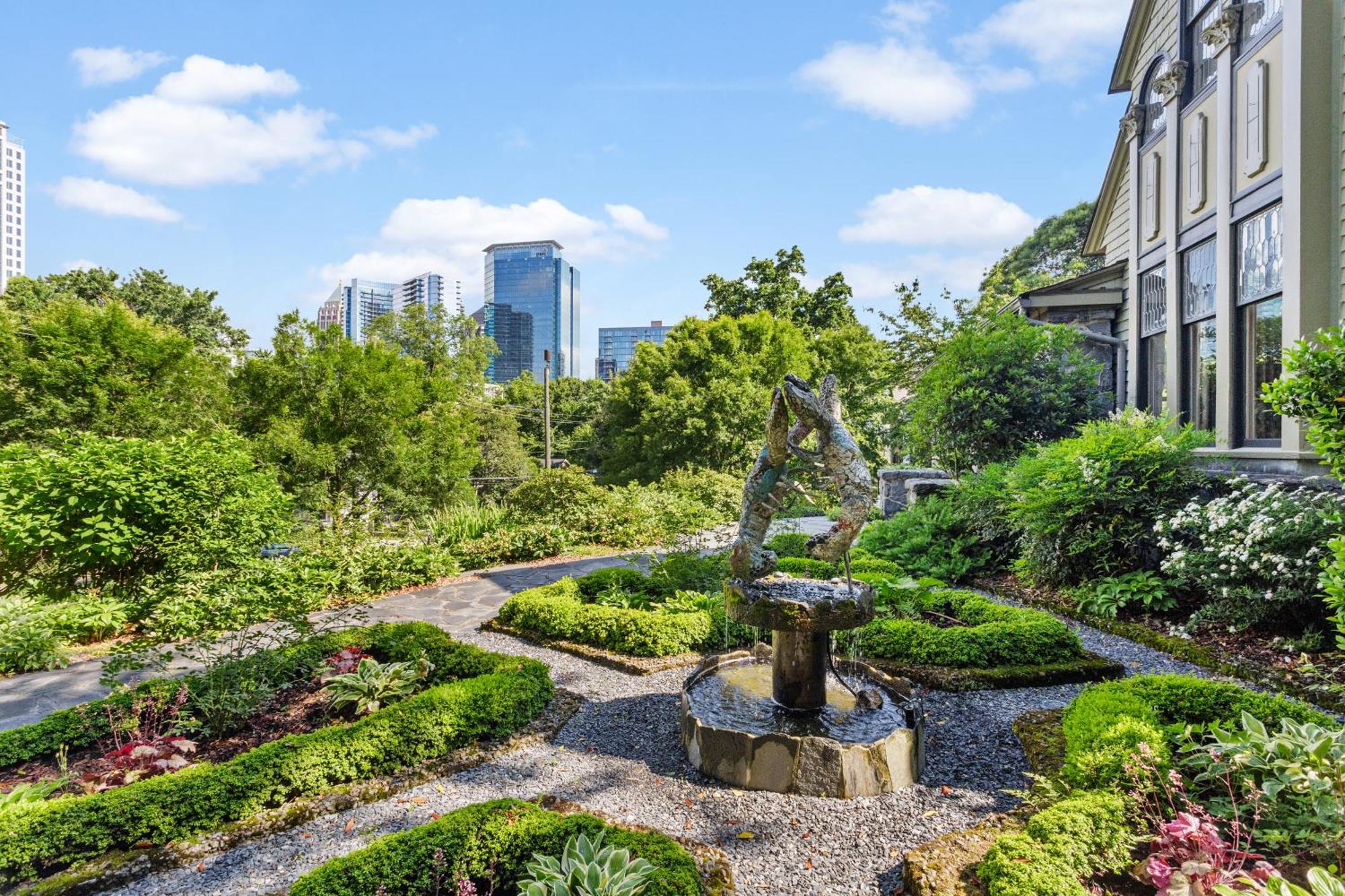 Stonehurst Place Bed & Breakfast Hotel Atlanta Exterior photo